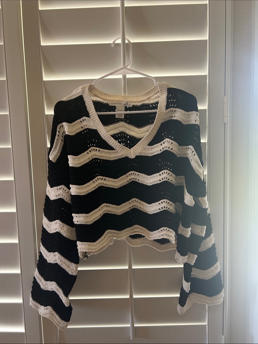 Altar'd State Black and White Cropped V-Neck Knit Sweater
